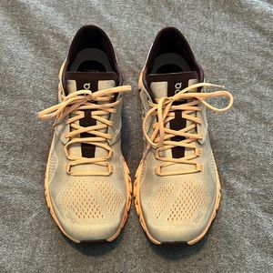 ON CLOUDX Women’s Shoes, W9